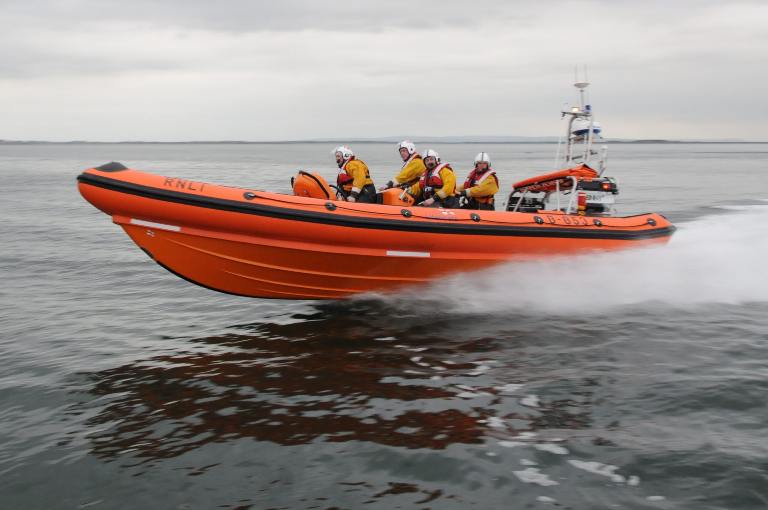 GALWAY SHOPPERS INVITED TO SAMPLE SOUP FOR RNLI FUNDRAISER
